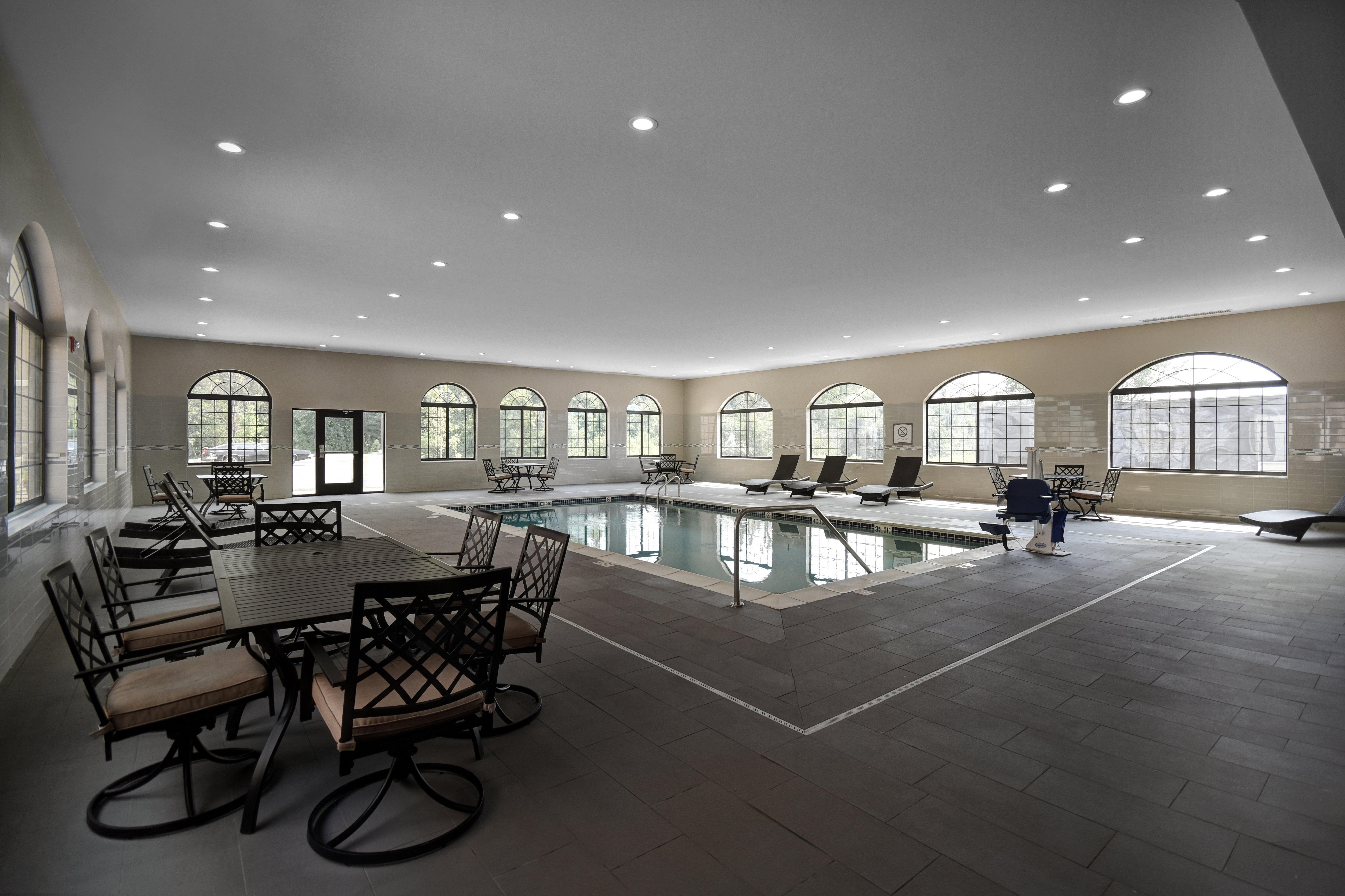 Staybridge Suites - Holland By Ihg Εξωτερικό φωτογραφία
