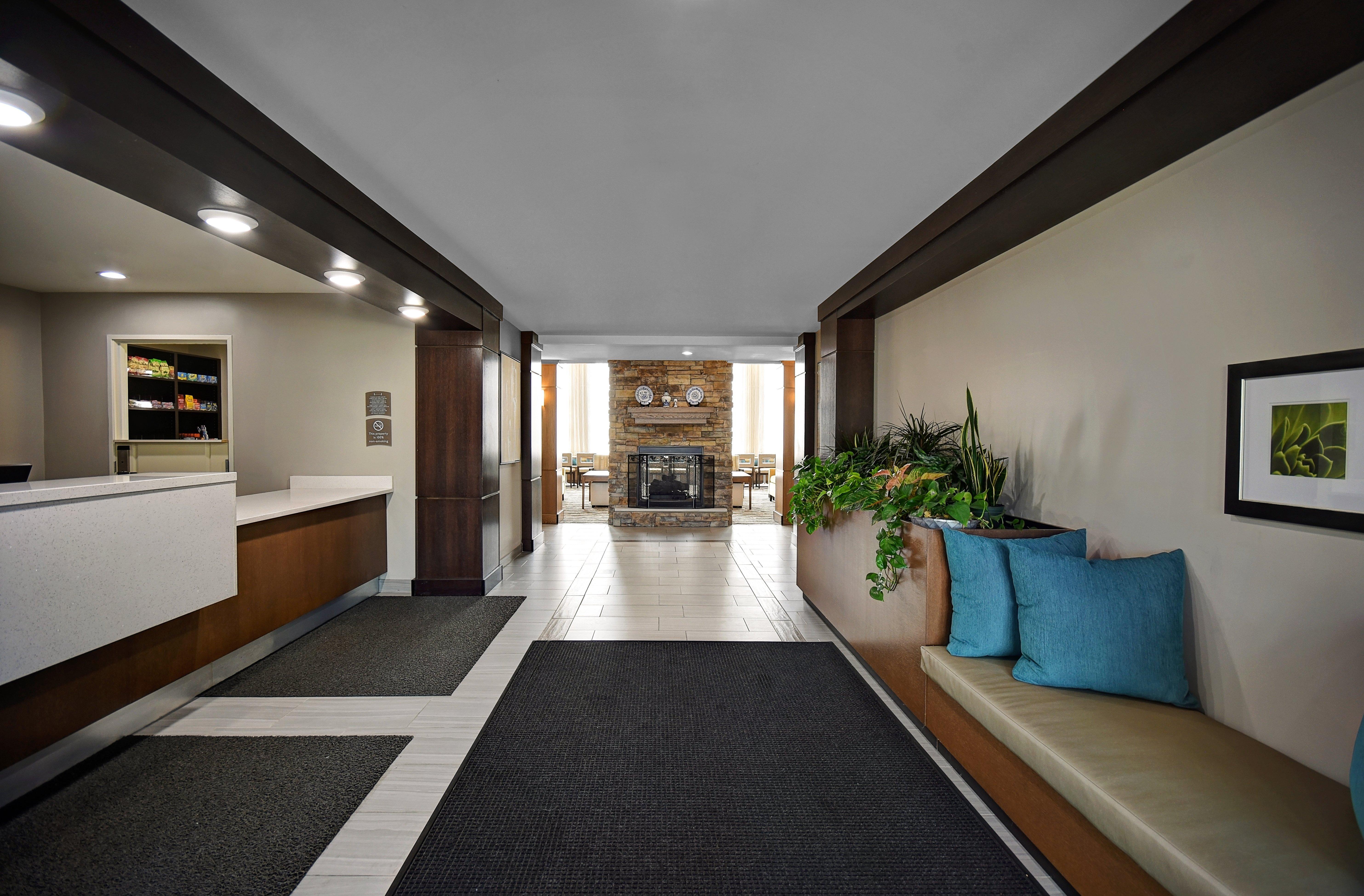 Staybridge Suites - Holland By Ihg Εξωτερικό φωτογραφία
