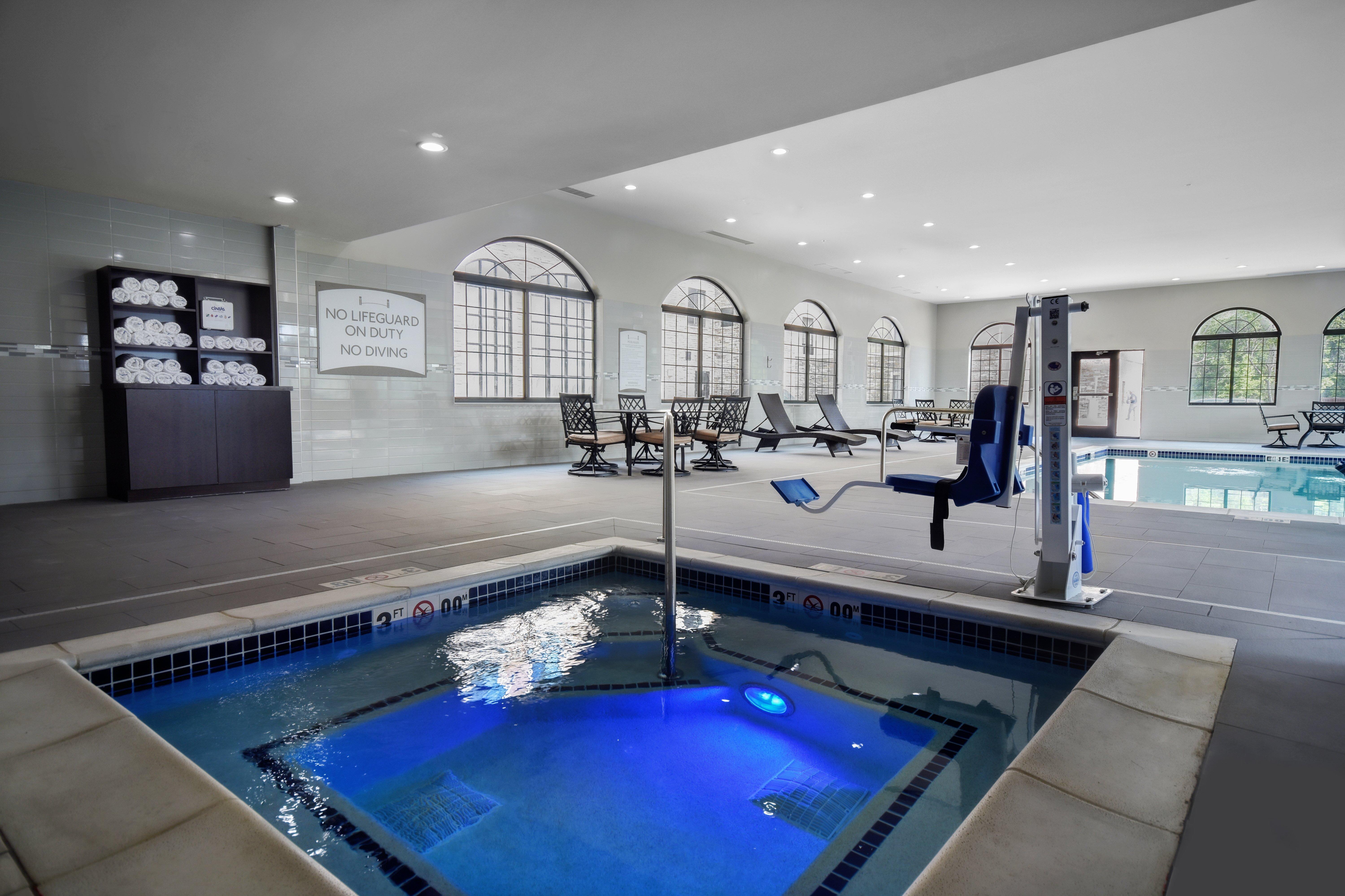 Staybridge Suites - Holland By Ihg Εξωτερικό φωτογραφία