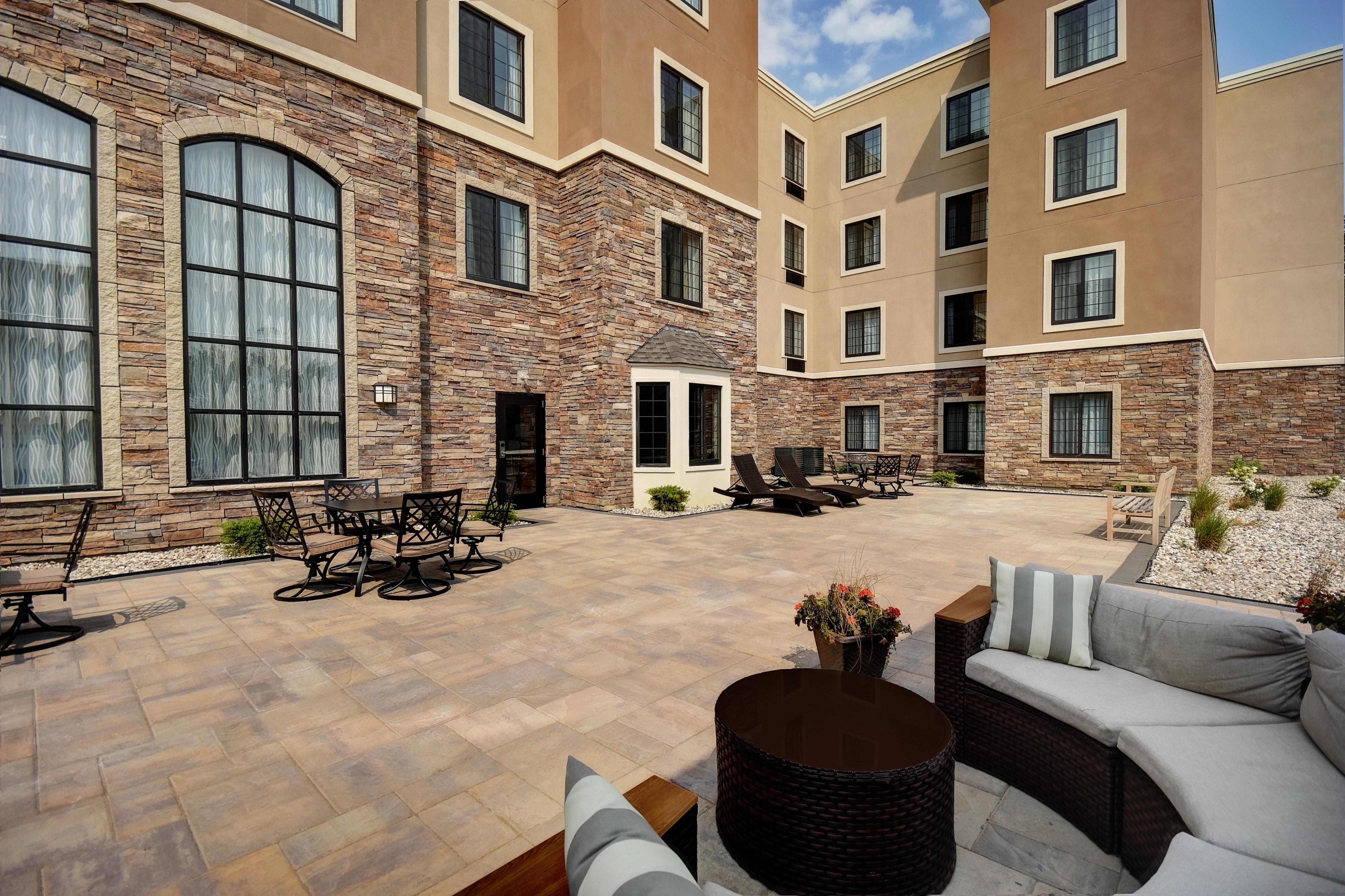 Staybridge Suites - Holland By Ihg Εξωτερικό φωτογραφία